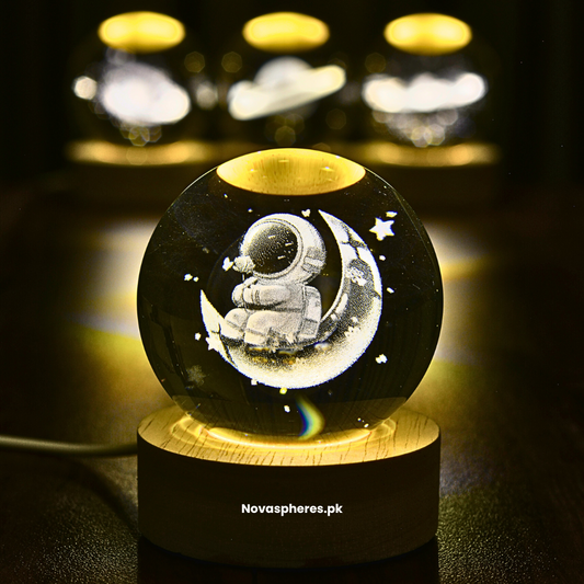 NovaSphere Crystal Lamp - Astronaut Edition